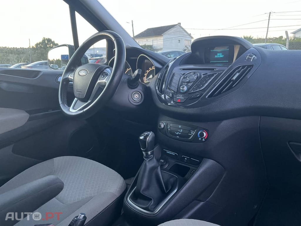 Ford Tourneo 1.5 TDCi Titanium
