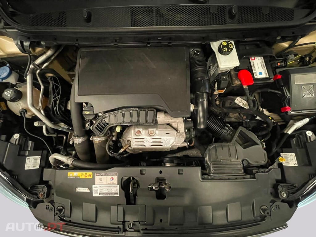 Peugeot 308 SW 1.2 PureTech Allure — fotografia 14