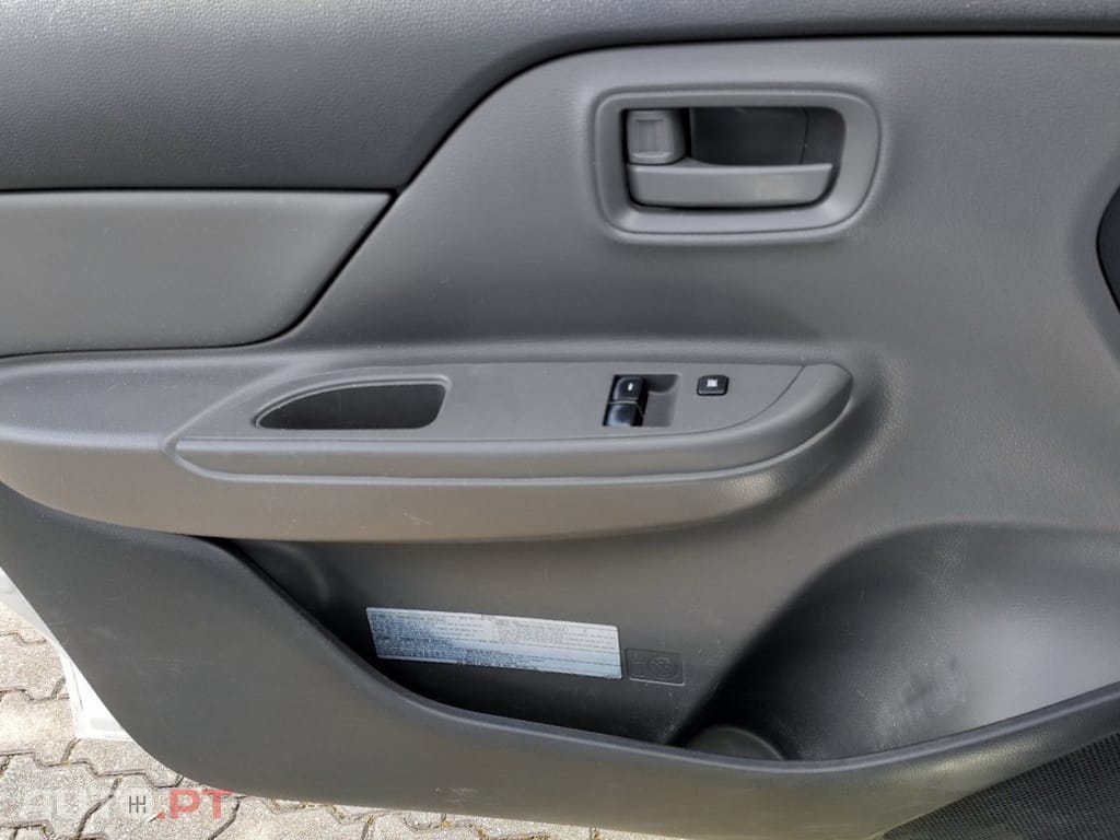 Mitsubishi L200 2.4 DI-D CD Invite Space Cab 3L 4WD