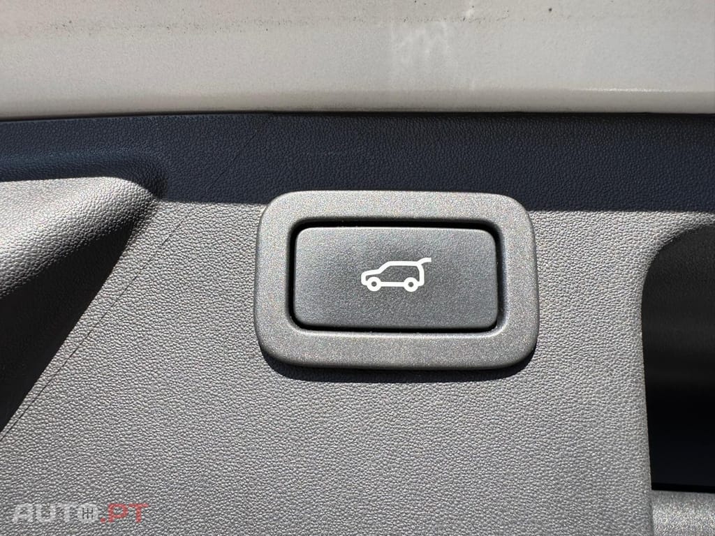 Land Rover Discovery Sport 2.0 eD4 HSE Luxury