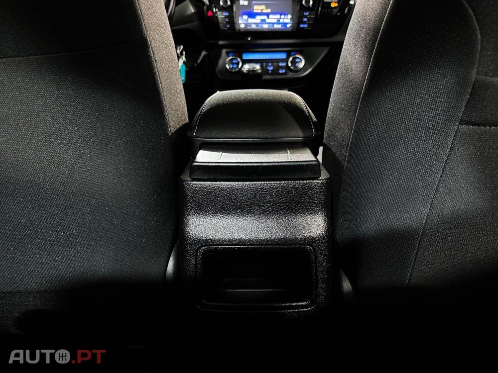 Toyota Corolla 1.4 D-4D Exclusive +Navi MM
