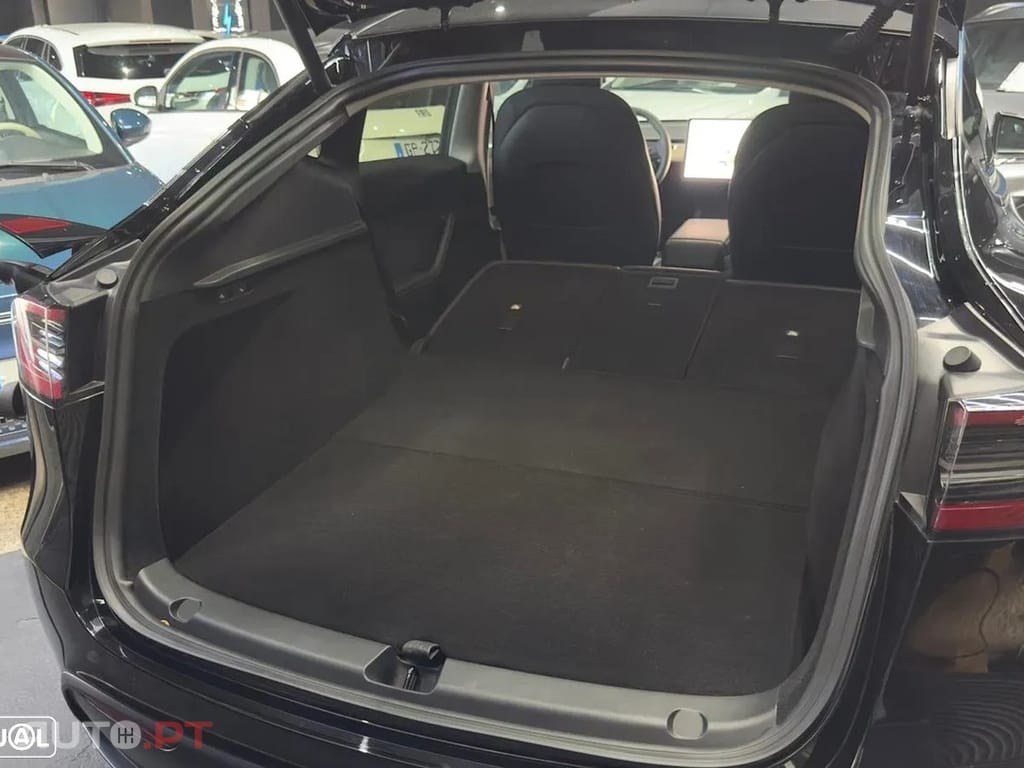 Tesla Model Y Long Range Dual Motor AWD