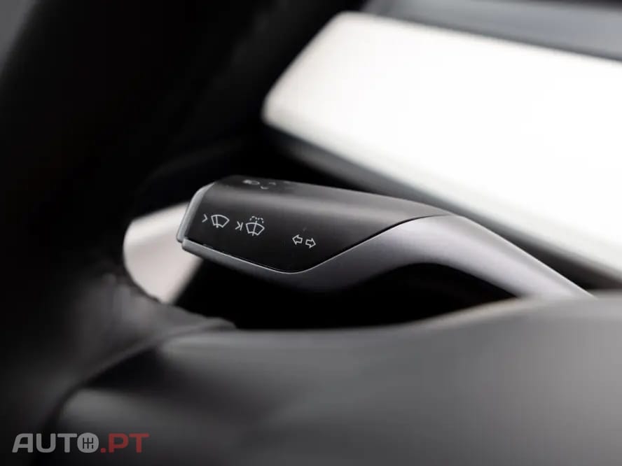 Tesla Model 3 Standard Range Plus RWD