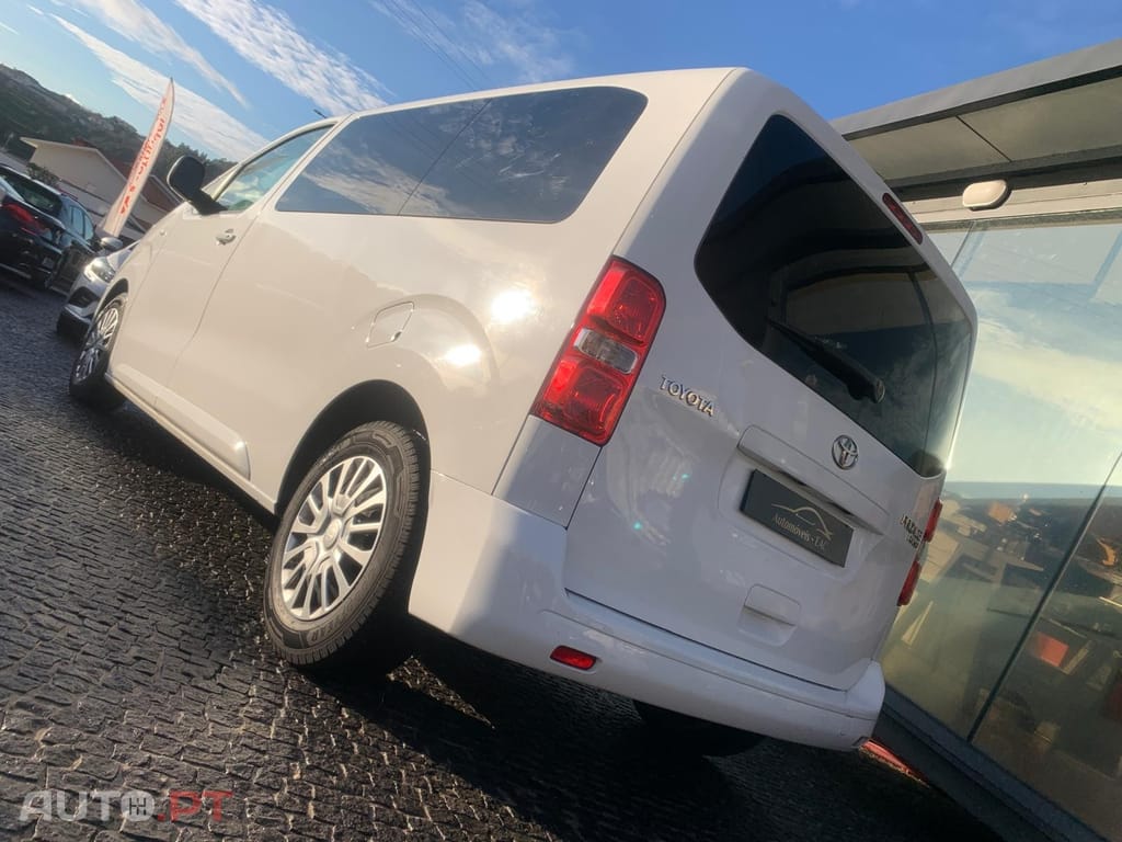 Toyota Proace 1.5 D-4D L1 Porta Traseira Basculante
