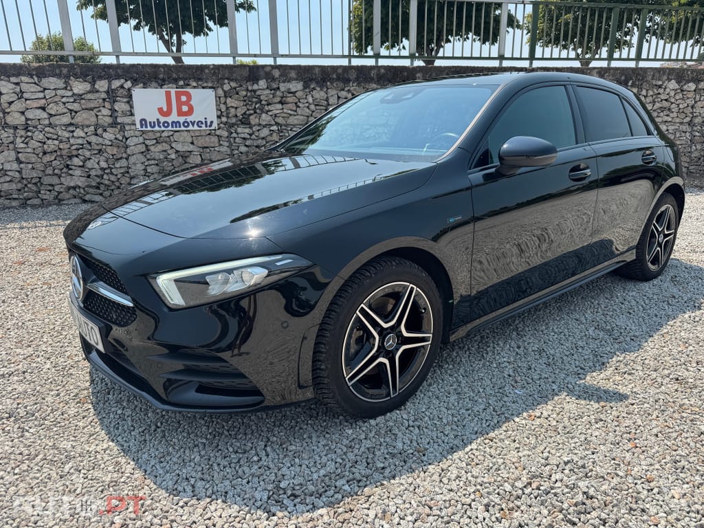 Mercedes-Benz A 250 e AMG Line