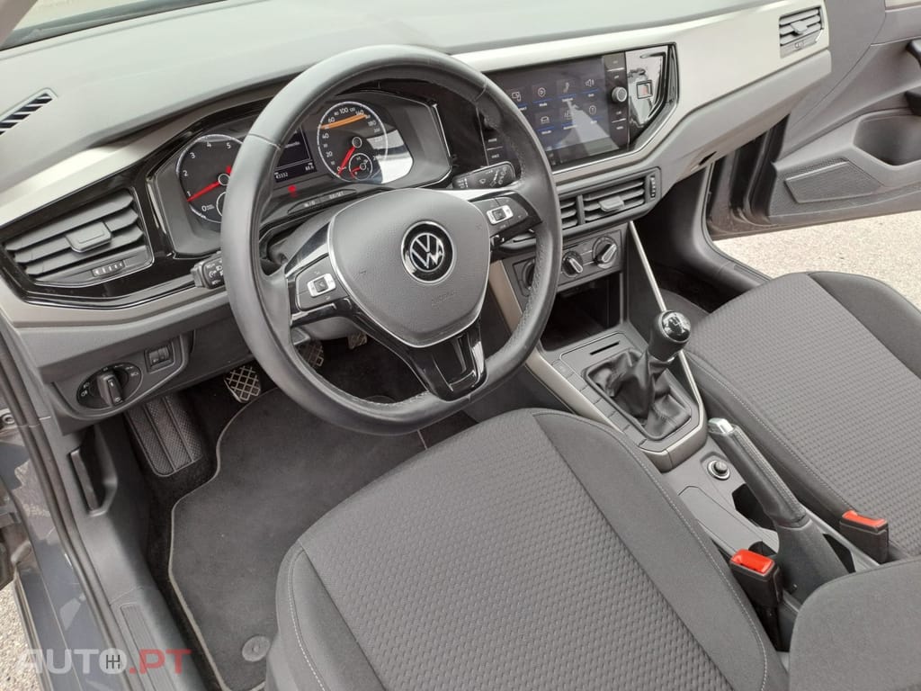 Volkswagen Polo 1.0 Confortline