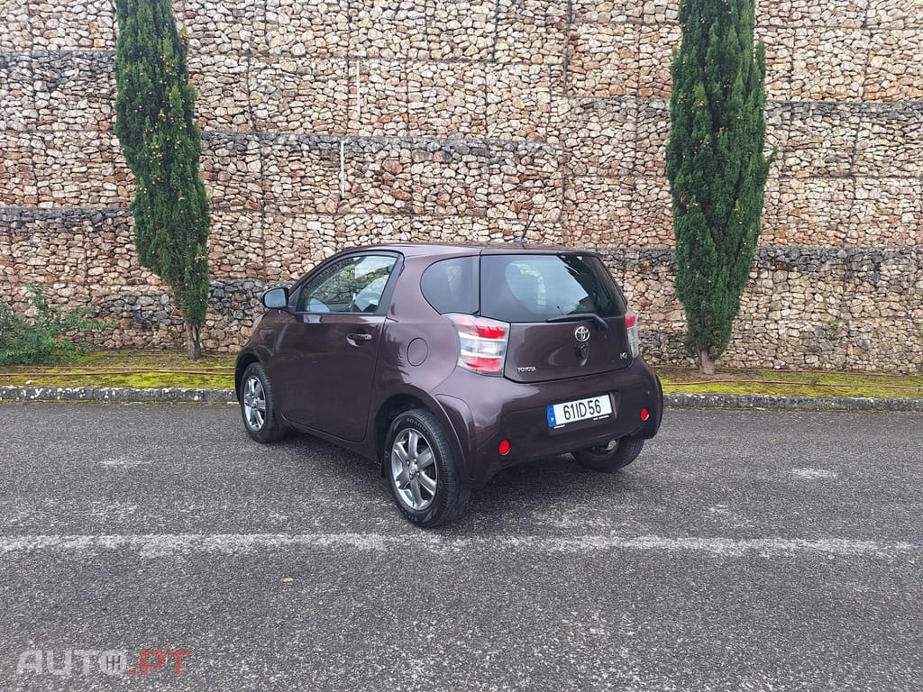 Toyota iQ 1.0 VVT-i 2