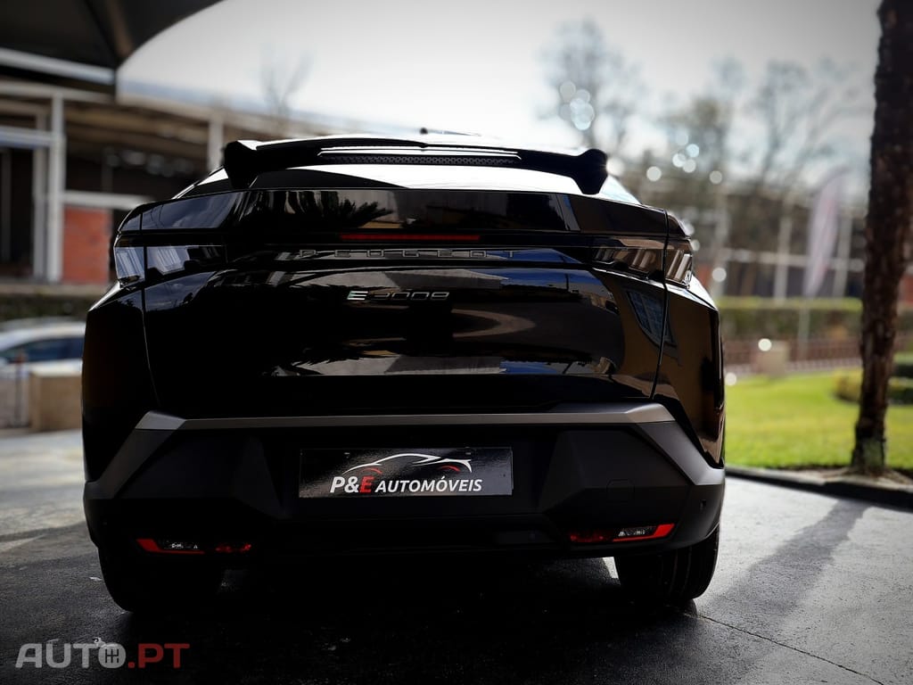 Peugeot E-3008 73 kWh GT