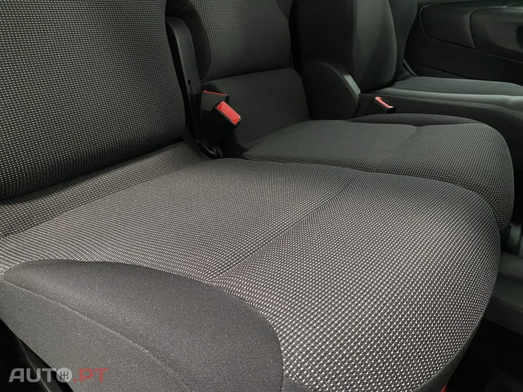 Opel Combo 1.5 CDTi Edition — fotografia 18