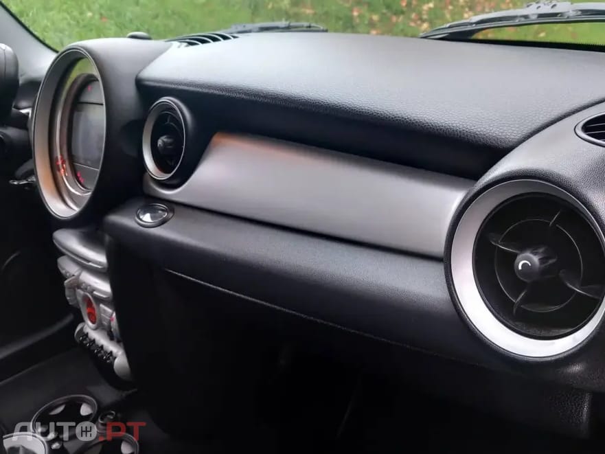 MINI Cooper Cooper D
