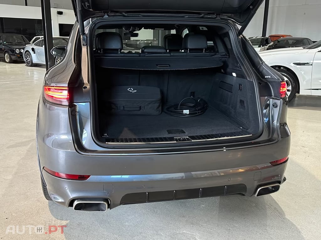 Porsche Cayenne E-Hybrid Bose