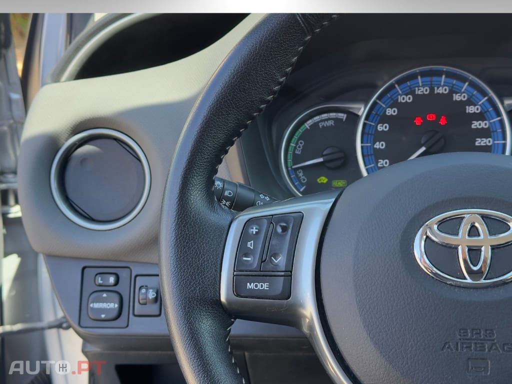 Toyota Yaris 1.5 HSD Active