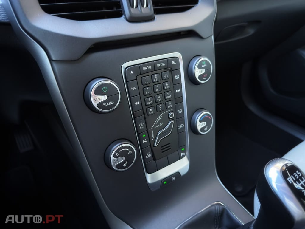 Volvo V40 Cross Country 1.6 D2 Momentum