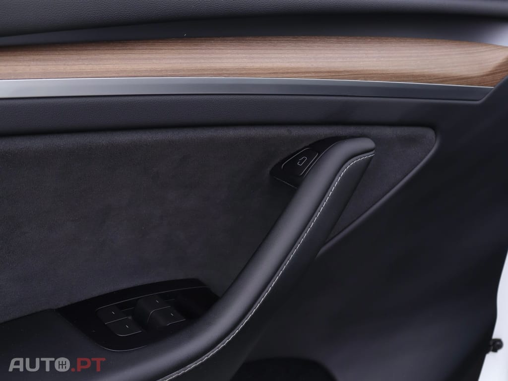 Tesla Model Y Long Range Dual Motor AWD