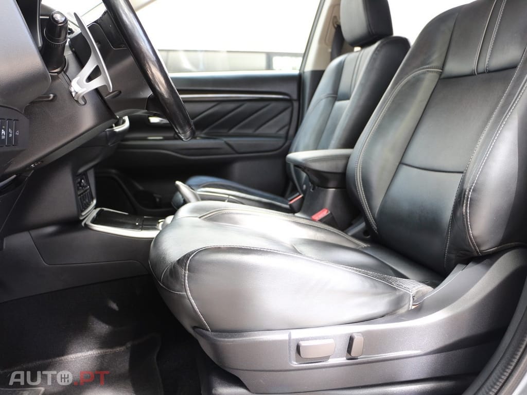 Mitsubishi Outlander 2.0 MIVEC Instyle Navi+