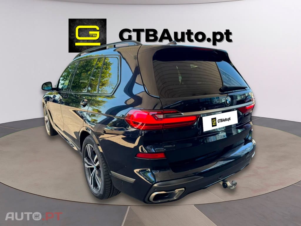 BMW X7 M50i