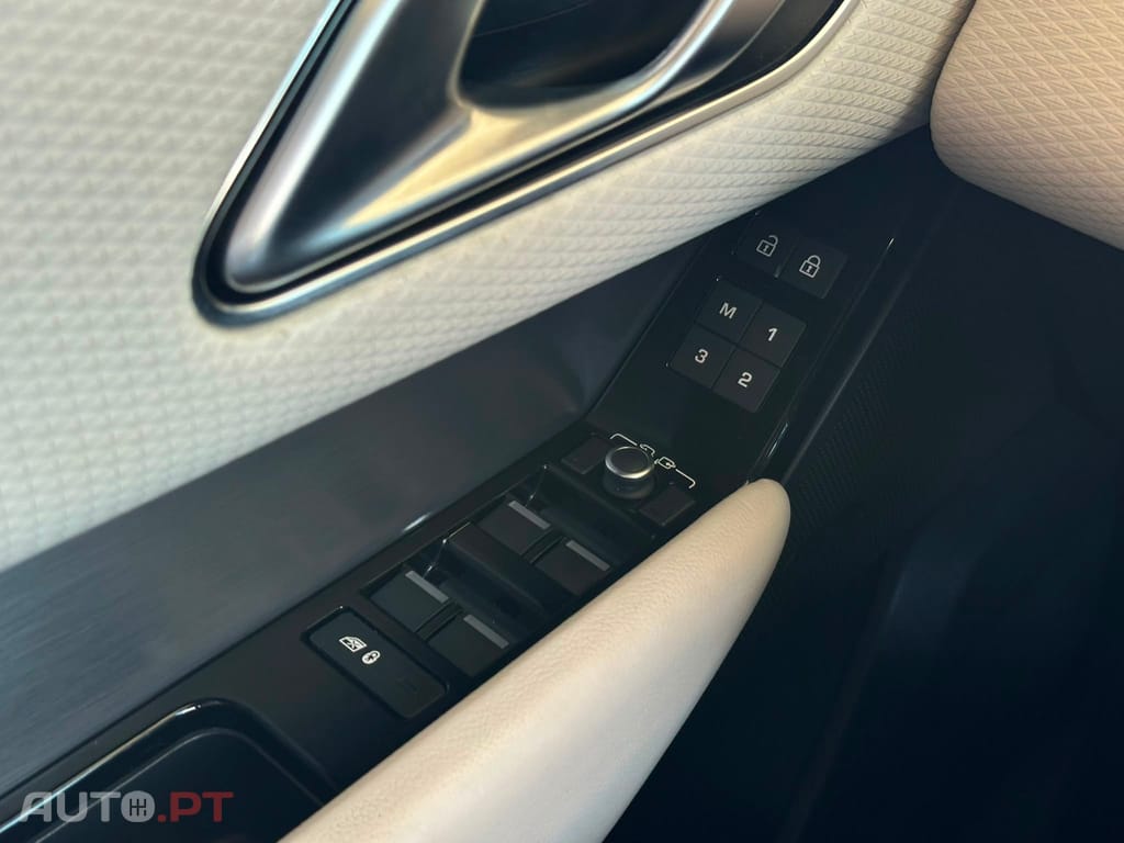 Land Rover Velar P400e R-Dynamic