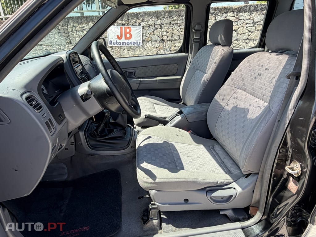 Nissan Navara 2.5TDi 4x4 5LUG