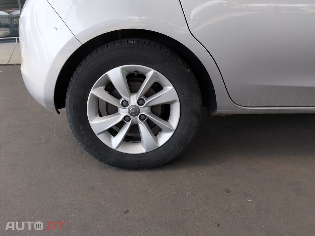 Opel Corsa 1.4 Edition FlexFuel