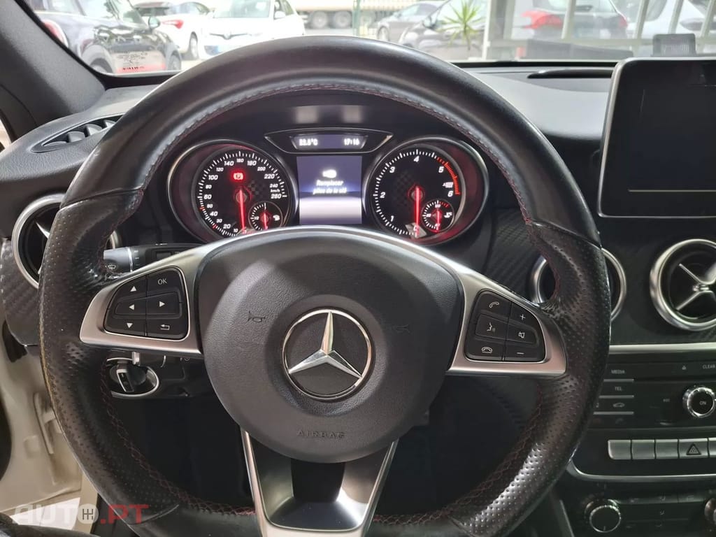 Mercedes-Benz A 180 d AMG Line