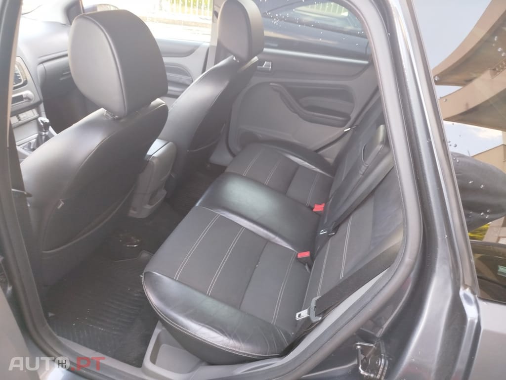 Ford Focus SW 1.6 TDCi Titanium 17