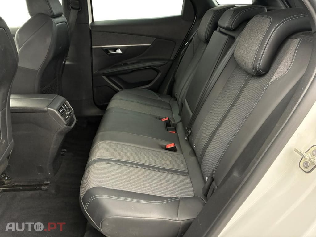 Peugeot 3008 1.2 PureTech Allure Pack EAT8