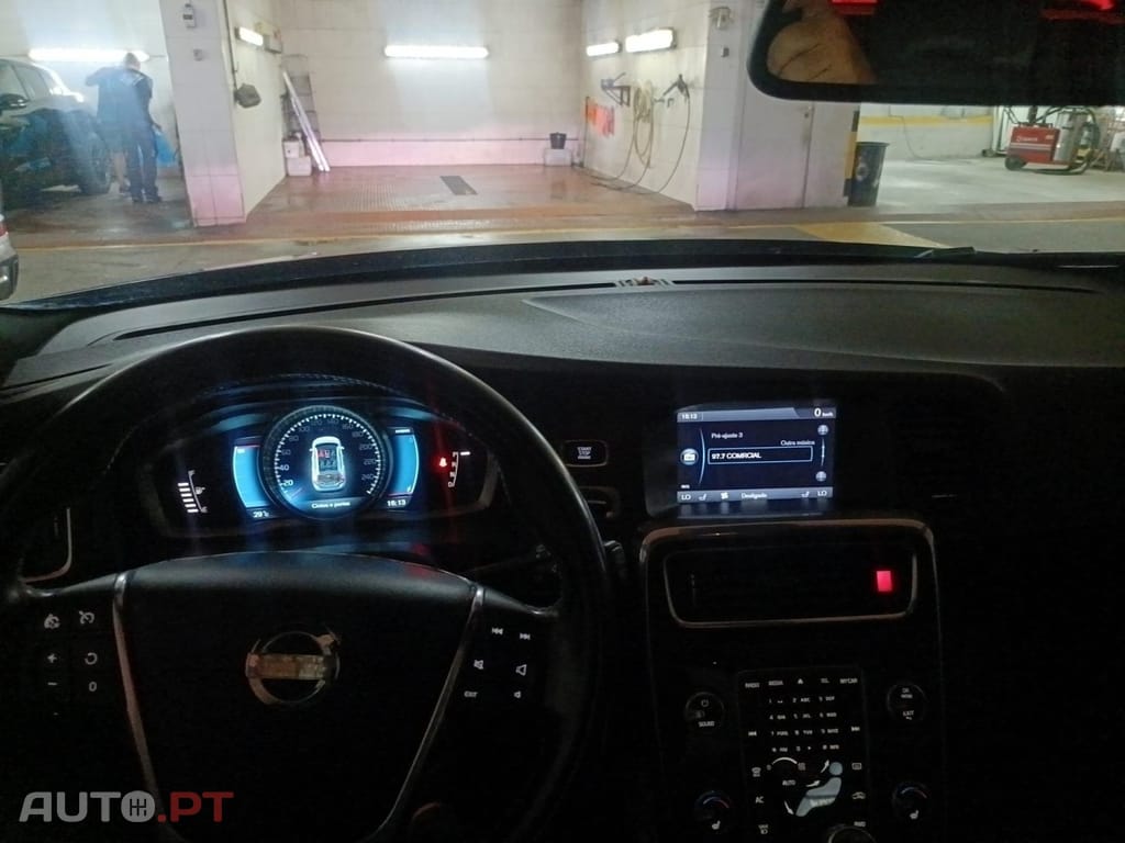 Volvo V60 2.4 D6 Momentum AWD Phev