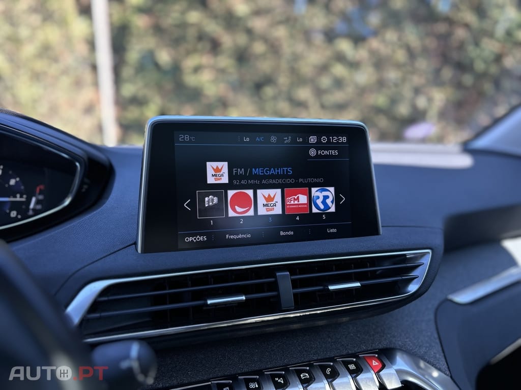 Peugeot 3008 1.2 PureTech Allure EAT8