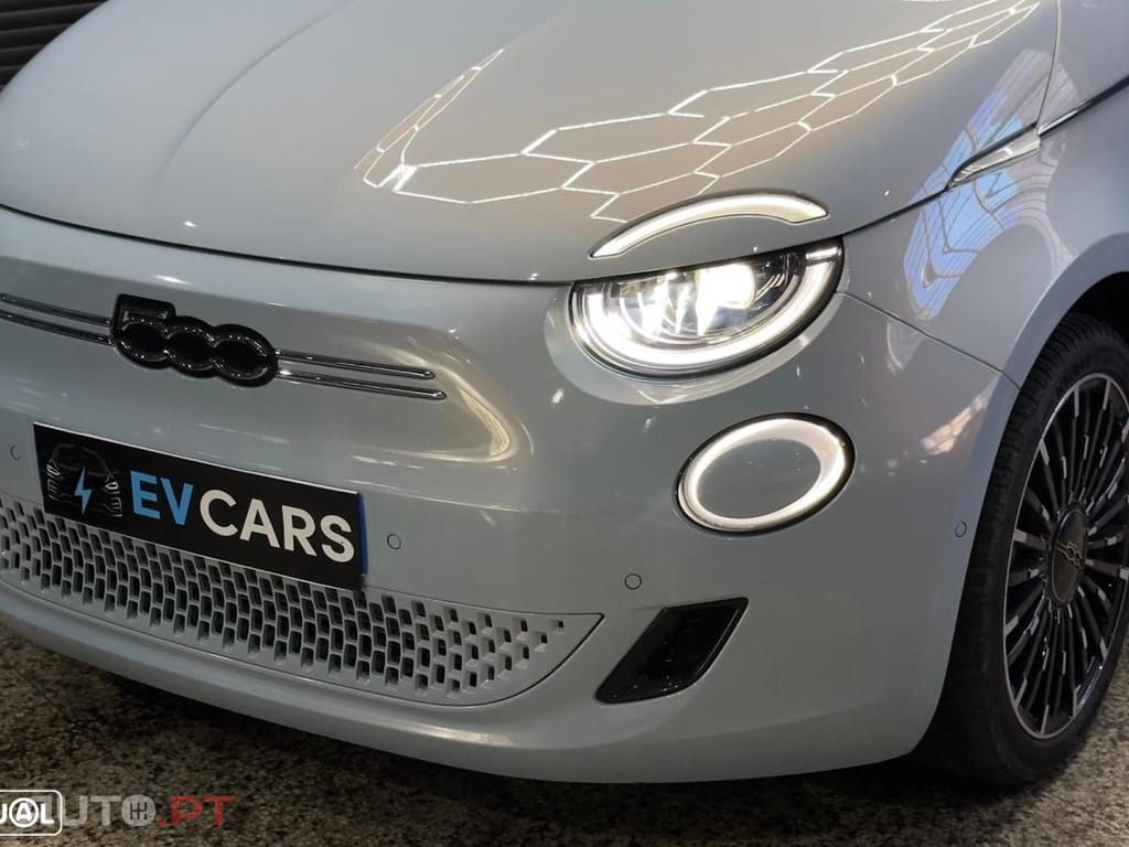 Fiat 500e La Prima