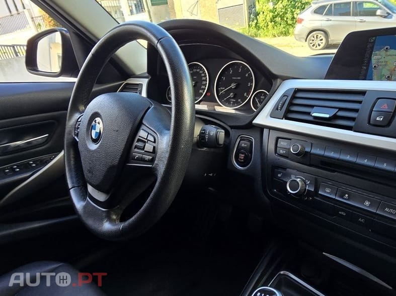BMW 318 d Touring Blue Performance Luxury Line