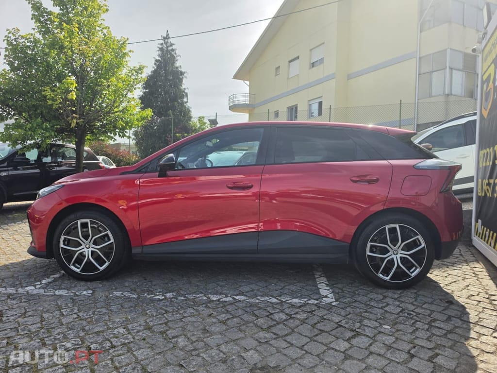 MG MG4 64 kWh XPower Luxury