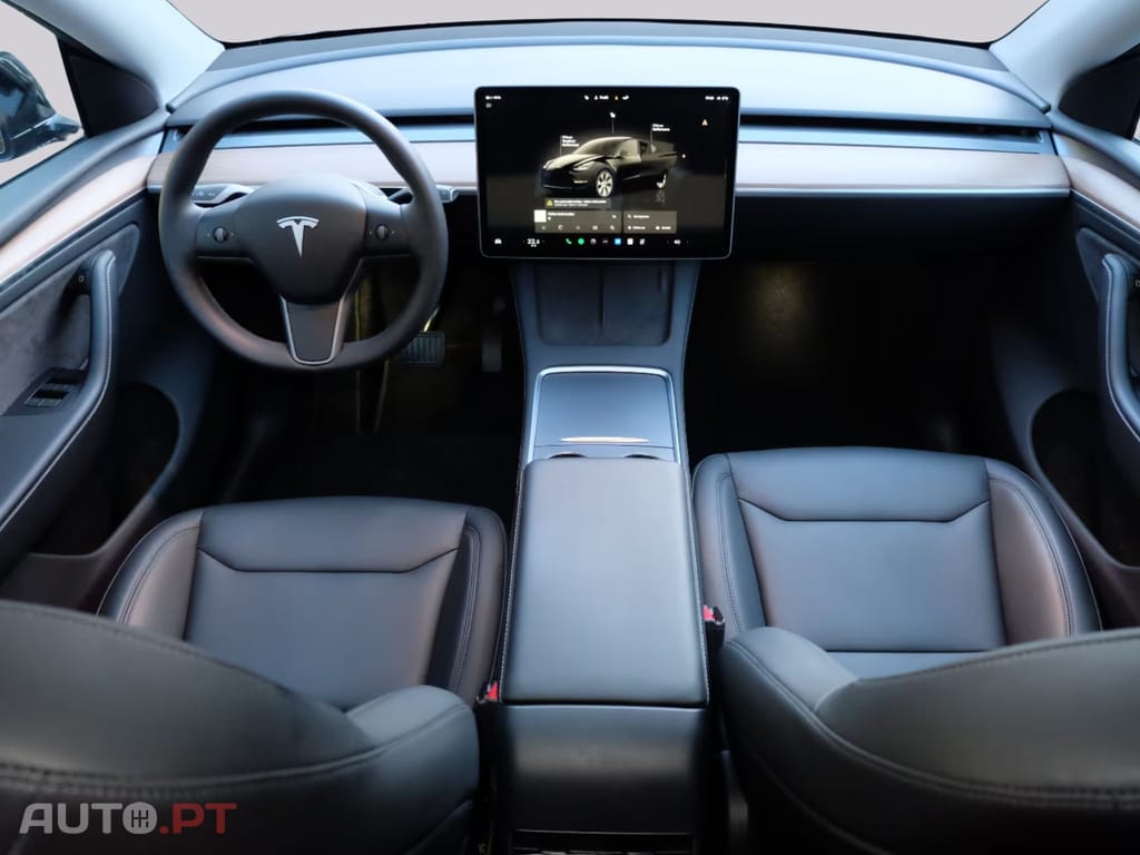 Tesla Model Y Long Range Dual AWD I.V.A DEDUTIVEL