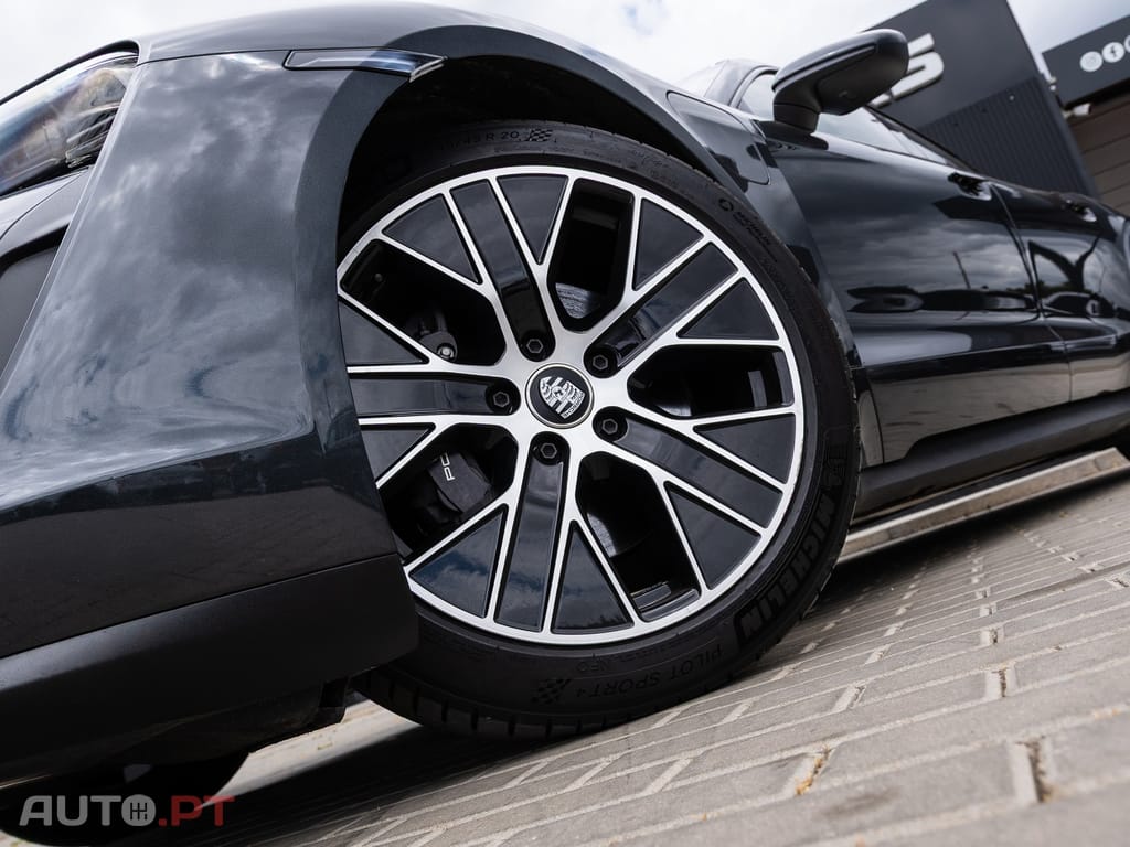 Porsche Taycan Bateria Performance Plus
