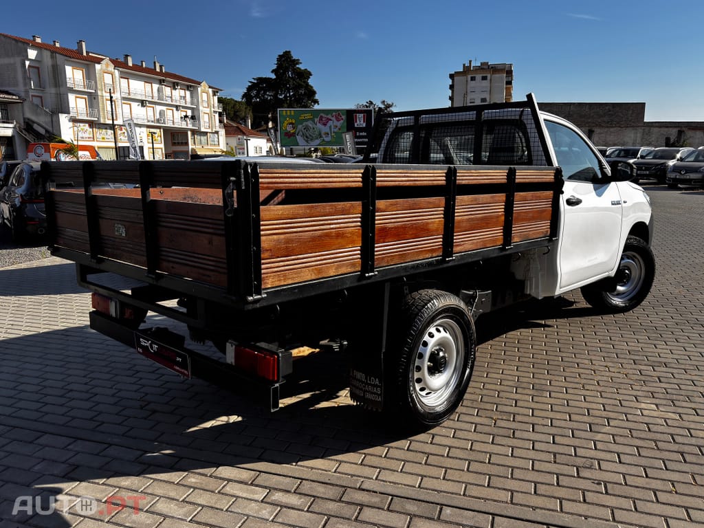 Toyota Hilux 2.4 D-4D 4WD CS CM