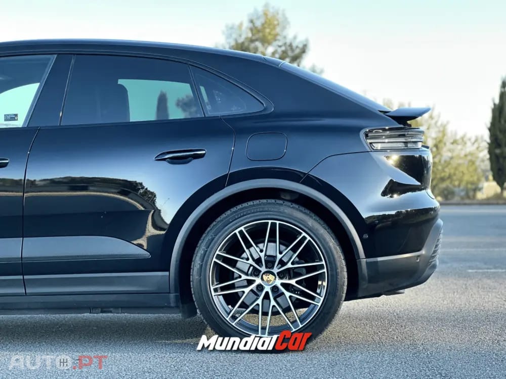 Porsche Macan Electric 4