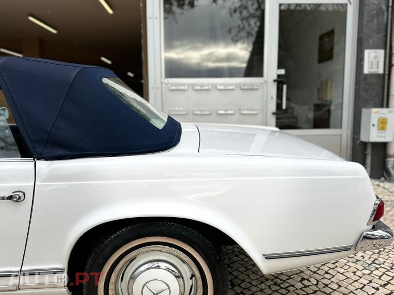 Mercedes-Benz SL 230 Pagode