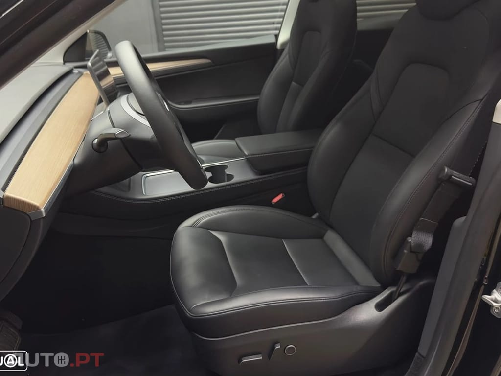 Tesla Model Y RWD