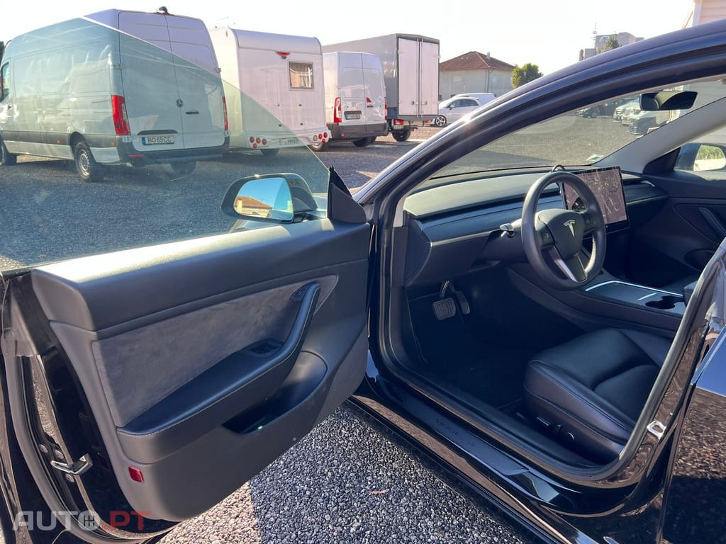 Tesla Model 3 Long-Range Dual Motor AWD