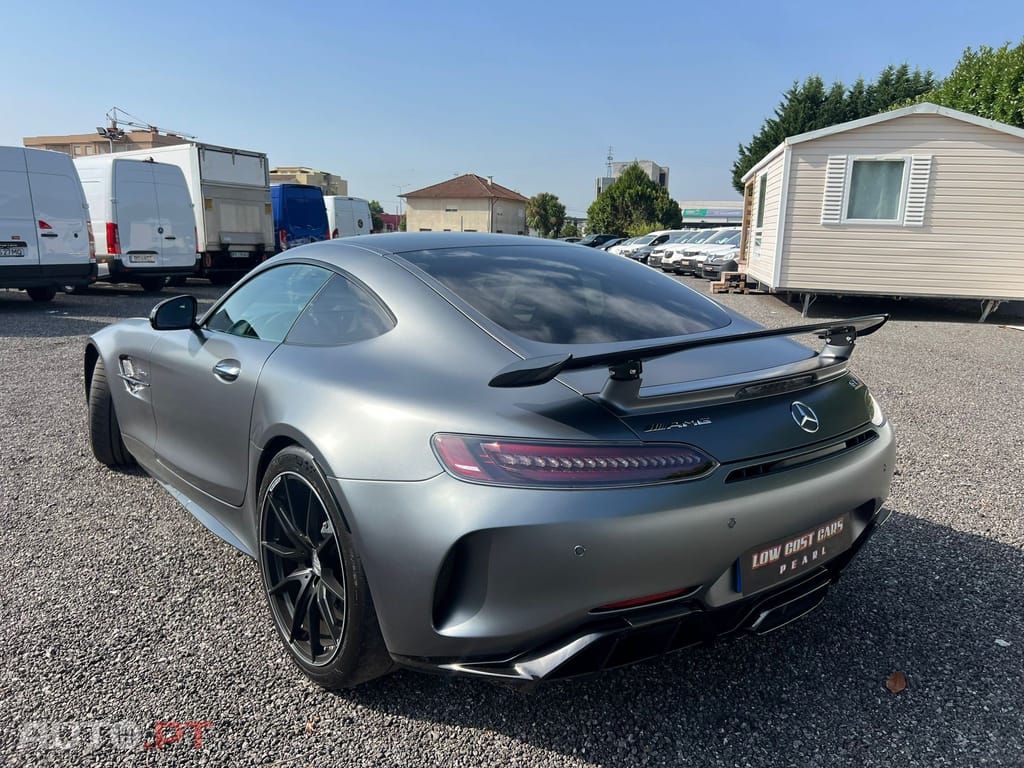 Mercedes-Benz AMG GT R