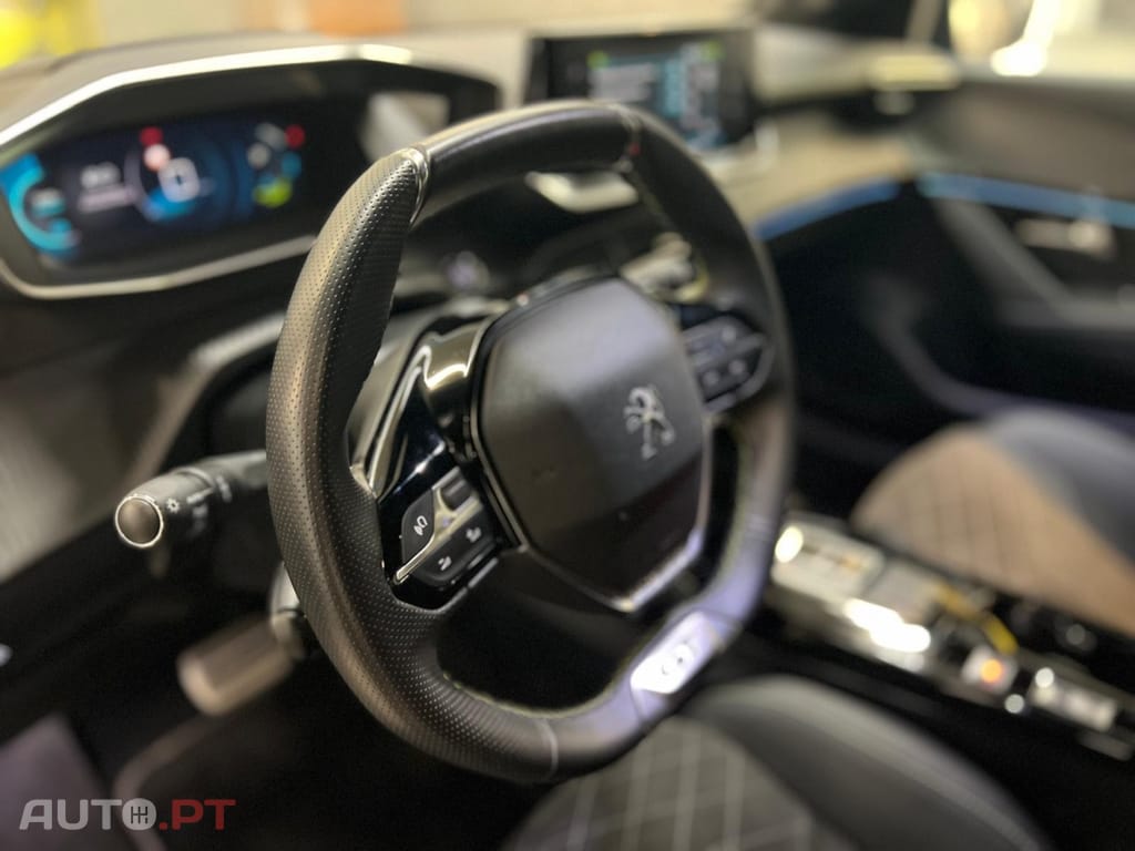 Peugeot E-208 50 kWh GT