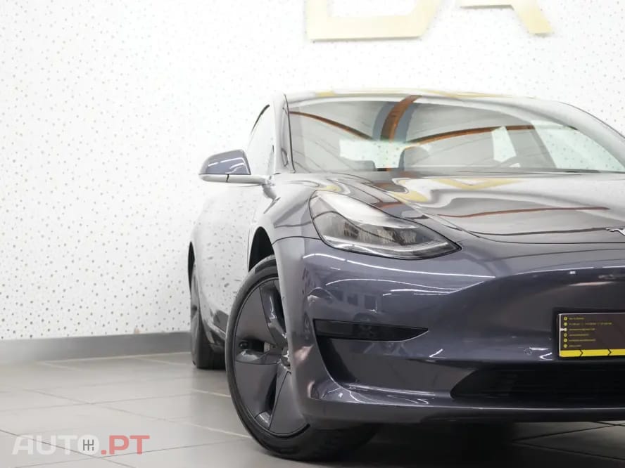 Tesla Model 3 Standard Range Plus RWD
