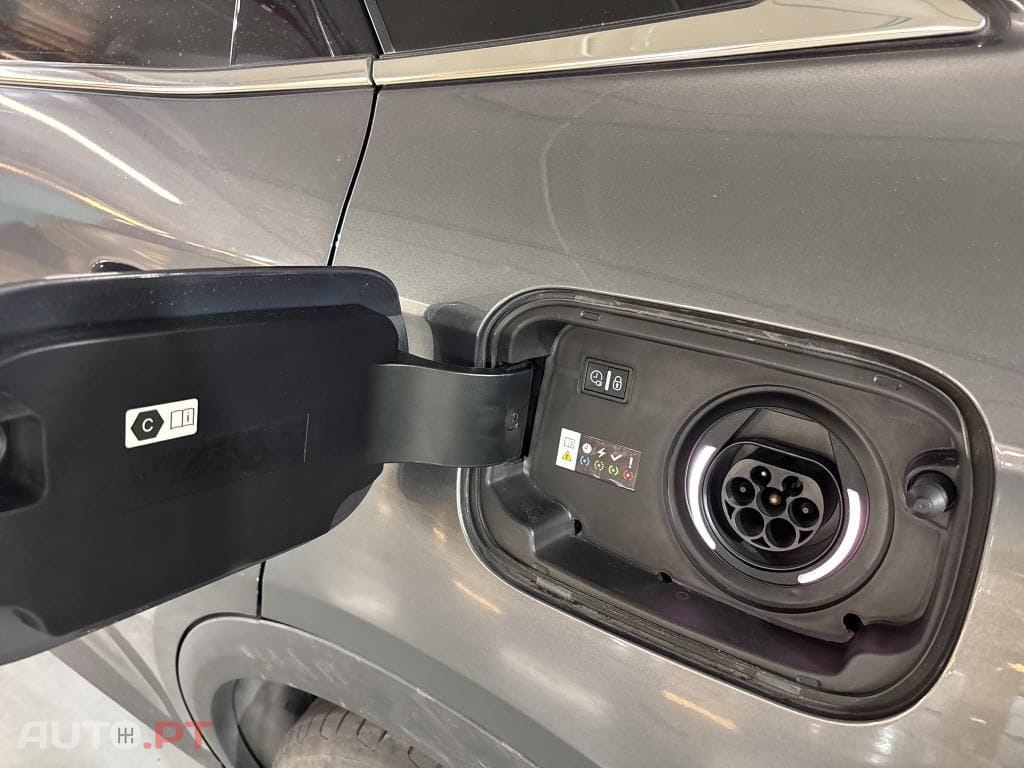 DS DS7 Crossback E-Tense Performance Line EAT8