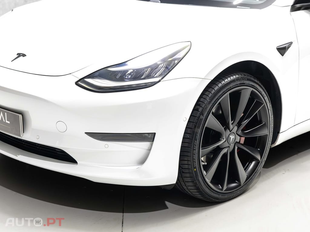 Tesla Model 3 Long-Range Dual Motor AWD