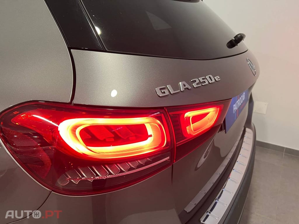 Mercedes-Benz GLA 250 e 8G-DCT AMG Line Advanced Plus