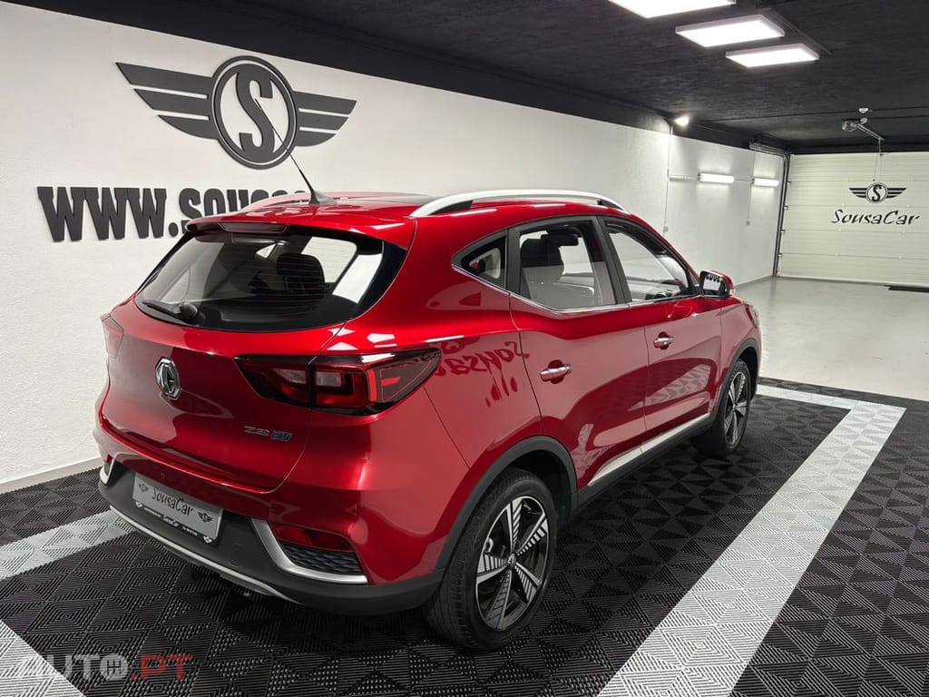 MG ZS Luxury