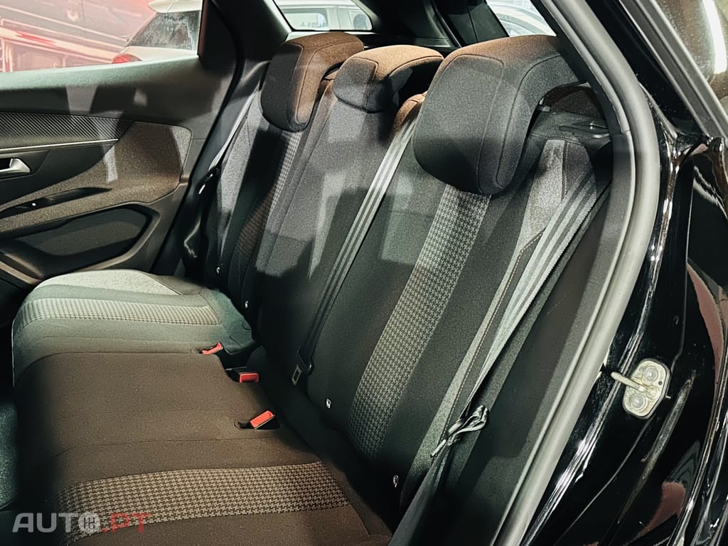 Peugeot 3008 PureTech 130 Stop & Start GPF EAT8 Active