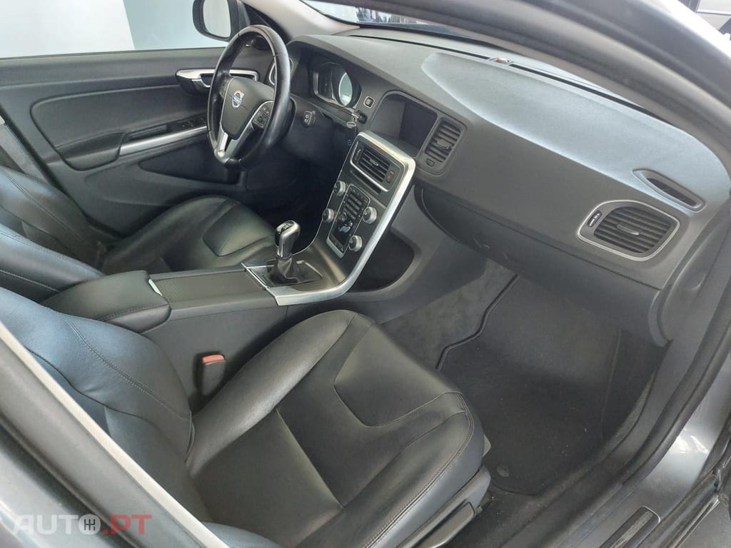 Volvo V60 2.0 D2 Momentum
