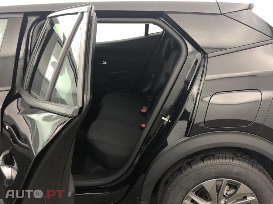 Peugeot 2008 1.2 PureTech Active Pack EAT8