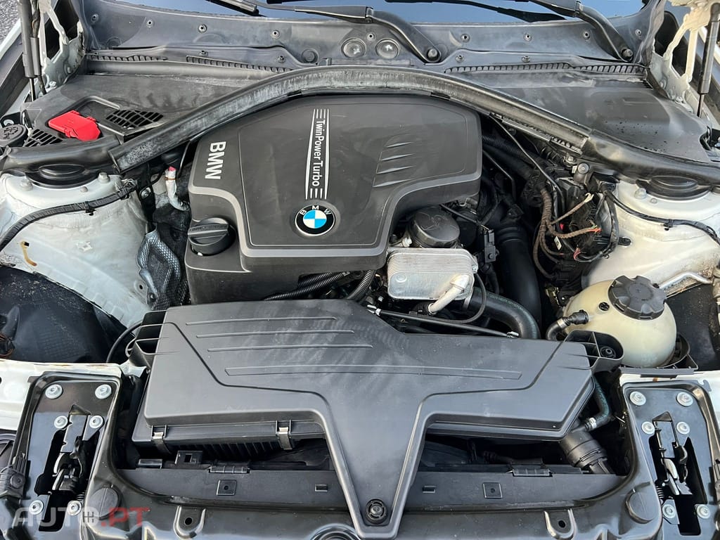 BMW 328 i Auto Line Sport