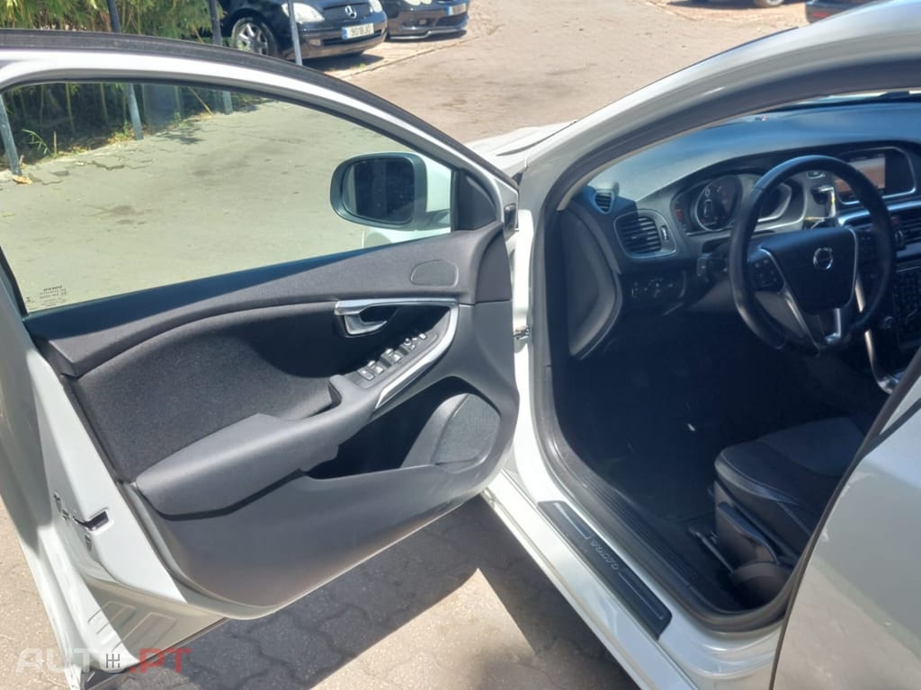 Volvo V40 2.0 D2 Summum